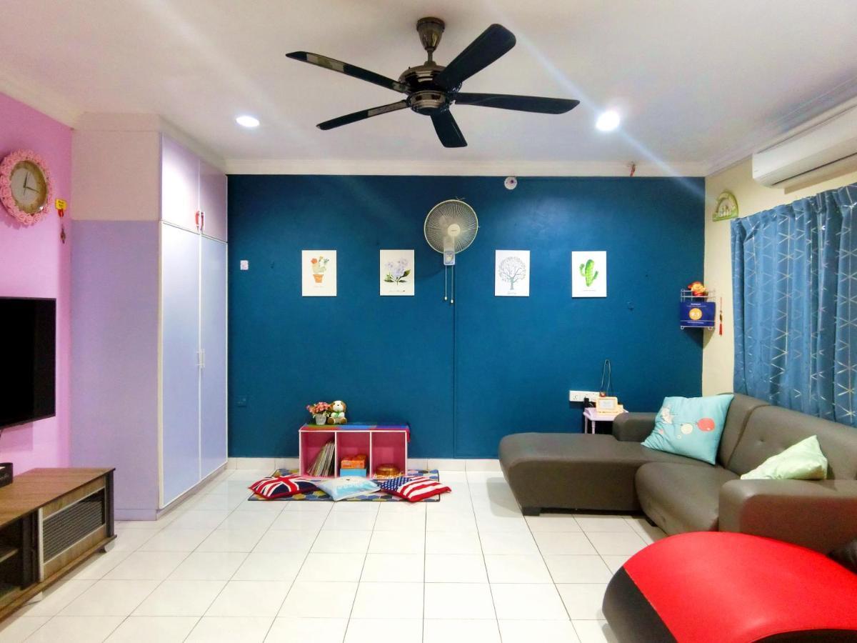 Little Family Homestay Malacca Exteriör bild