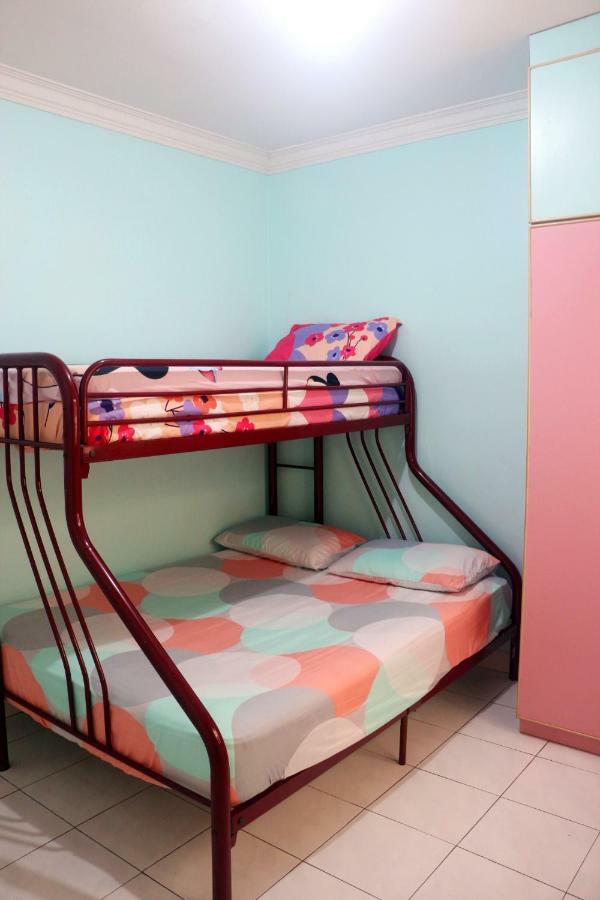 Little Family Homestay Malacca Exteriör bild