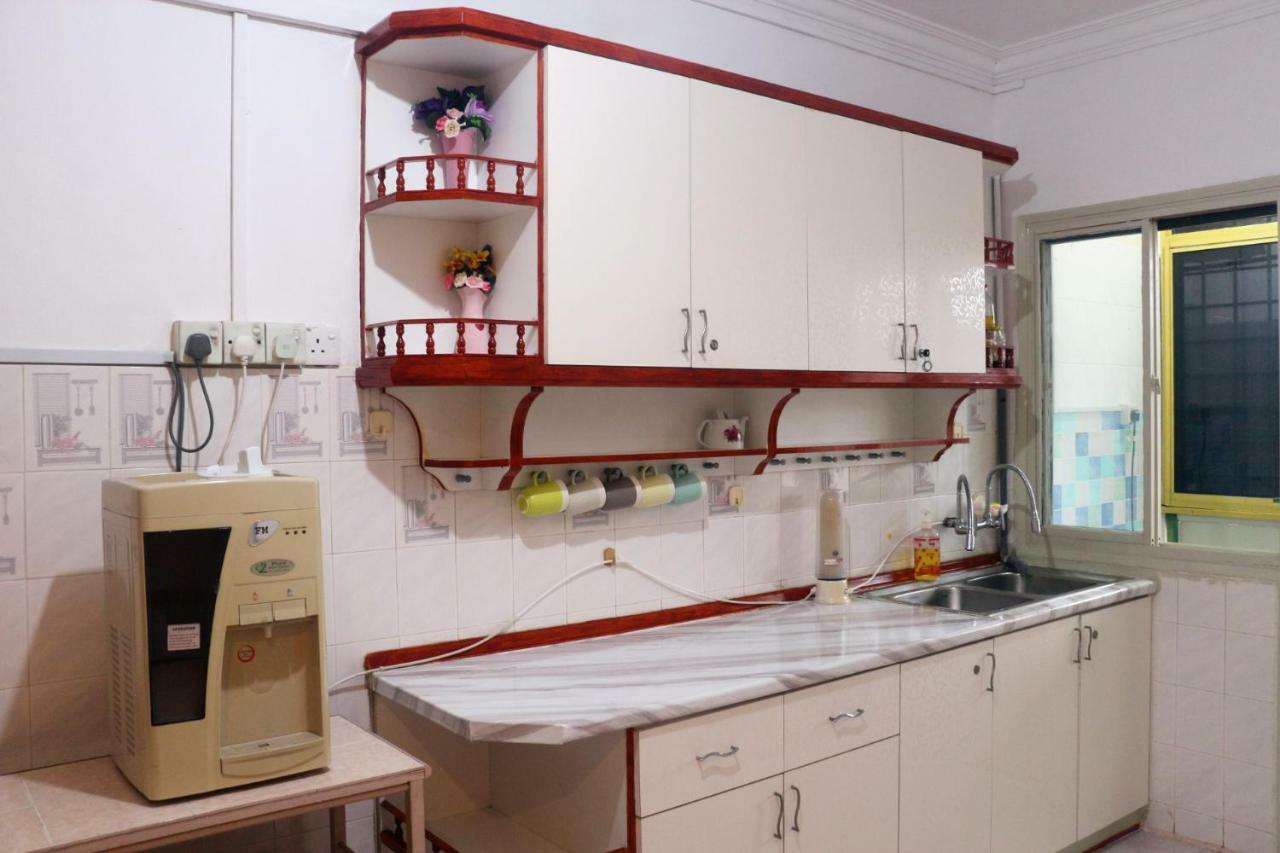 Little Family Homestay Malacca Exteriör bild